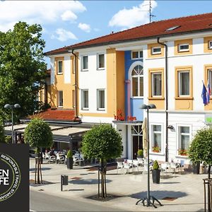 Lipa, Hotel & Bistro
